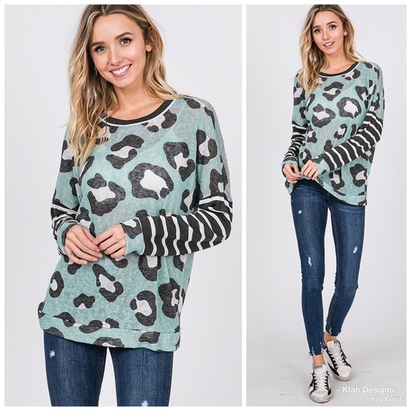 🥰LAST 1! Animal Print Pattern Block Mint Tunic! - Picture 6 of 7